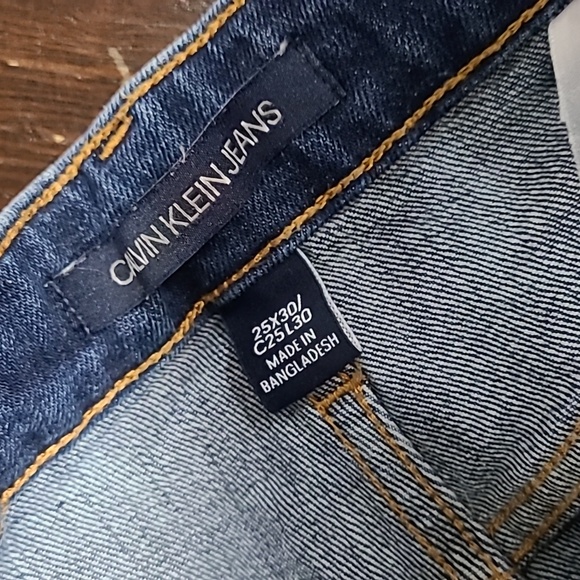 3/$35. Calvin Klein Women's CKJ 021 Mid Rise Slim Fit Jean - Picture 12 of 13